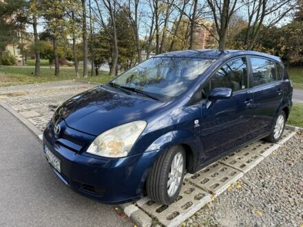 Синий Тойота Королла Версо, объемом двигателя 2 л и пробегом 283 тыс. км за 2400 $, фото 1 на Automoto.ua