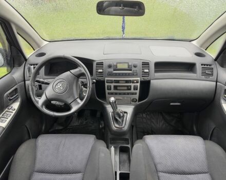 Зелений Тойота Королла Версо, об'ємом двигуна 2 л та пробігом 430 тис. км за 2000 $, фото 4 на Automoto.ua