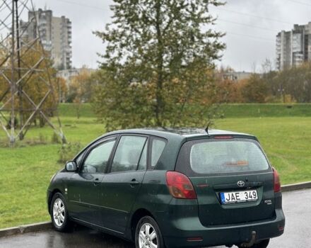 Зелений Тойота Королла Версо, об'ємом двигуна 2 л та пробігом 430 тис. км за 2000 $, фото 3 на Automoto.ua