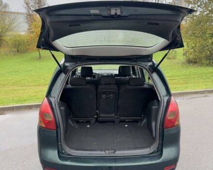 Зелений Тойота Королла Версо, об'ємом двигуна 2 л та пробігом 430 тис. км за 2000 $, фото 7 на Automoto.ua