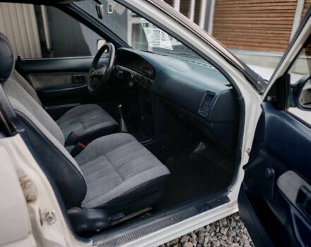 Белый Тойота Королла, объемом двигателя 1.3 л и пробегом 300 тыс. км за 1300 $, фото 11 на Automoto.ua