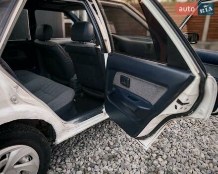 Белый Тойота Королла, объемом двигателя 1.3 л и пробегом 270 тыс. км за 1300 $, фото 10 на Automoto.ua