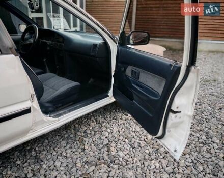 Белый Тойота Королла, объемом двигателя 1.3 л и пробегом 270 тыс. км за 1300 $, фото 3 на Automoto.ua