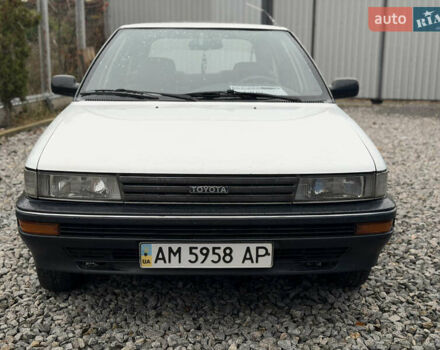 Белый Тойота Королла, объемом двигателя 1.3 л и пробегом 350 тыс. км за 1200 $, фото 1 на Automoto.ua