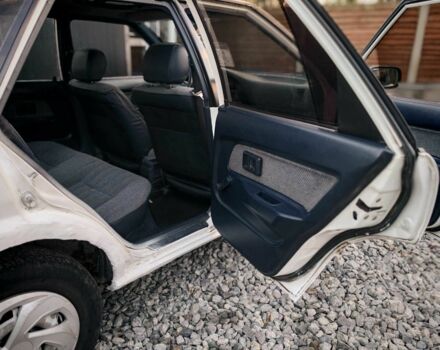 Белый Тойота Королла, объемом двигателя 1.3 л и пробегом 300 тыс. км за 1300 $, фото 13 на Automoto.ua