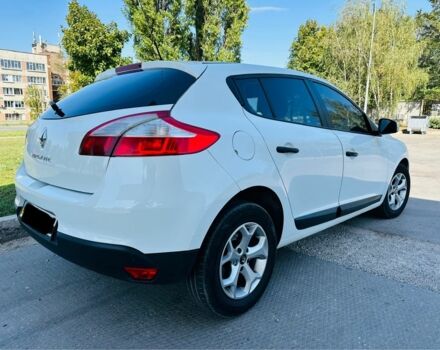 Білий Тойота Королла, об'ємом двигуна 1.6 л та пробігом 2 тис. км за 6000 $, фото 2 на Automoto.ua