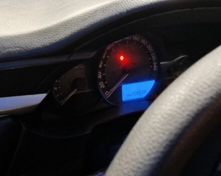 Білий Тойота Королла, об'ємом двигуна 1.3 л та пробігом 200 тис. км за 7500 $, фото 5 на Automoto.ua