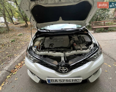 Белый Тойота Королла, объемом двигателя 1.8 л и пробегом 142 тыс. км за 12500 $, фото 7 на Automoto.ua