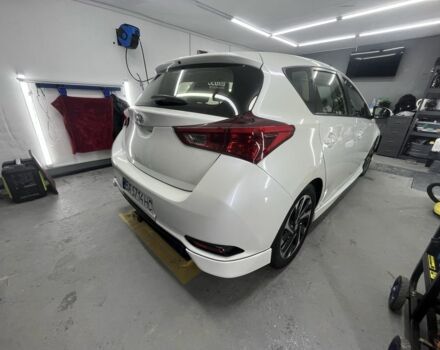 Білий Тойота Королла, об'ємом двигуна 1.8 л та пробігом 145 тис. км за 11500 $, фото 2 на Automoto.ua