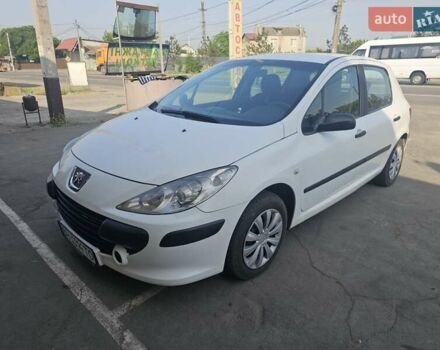 Білий Тойота Королла, об'ємом двигуна 1.5 л та пробігом 100 тис. км за 4000 $, фото 11 на Automoto.ua