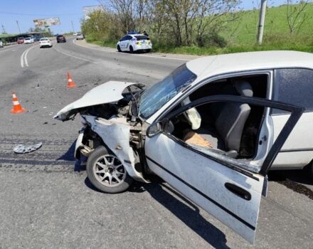 Білий Тойота Королла, об'ємом двигуна 0 л та пробігом 277 тис. км за 700 $, фото 4 на Automoto.ua