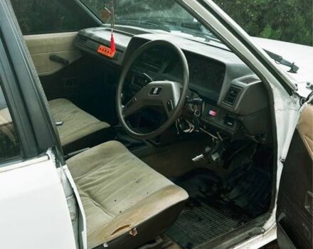 Белый Тойота Королла, объемом двигателя 1.5 л и пробегом 268 тыс. км за 800 $, фото 4 на Automoto.ua