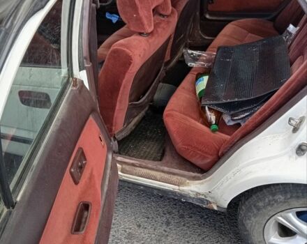 Белый Тойота Королла, объемом двигателя 1 л и пробегом 300 тыс. км за 1250 $, фото 9 на Automoto.ua