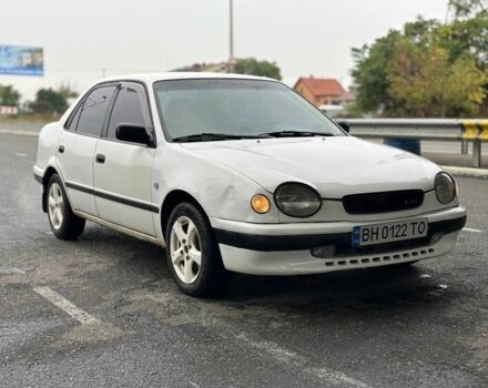 Белый Тойота Королла, объемом двигателя 1.3 л и пробегом 200 тыс. км за 2200 $, фото 1 на Automoto.ua