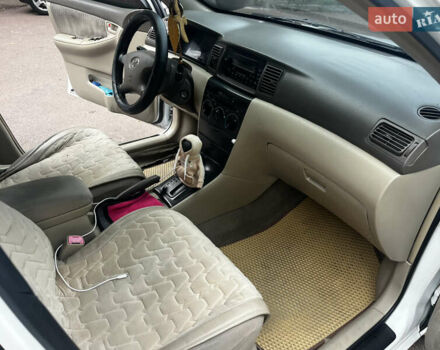 Белый Тойота Королла, объемом двигателя 1.6 л и пробегом 327 тыс. км за 4000 $, фото 10 на Automoto.ua