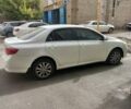 Белый Тойота Королла, объемом двигателя 1.6 л и пробегом 300 тыс. км за 6000 $, фото 2 на Automoto.ua