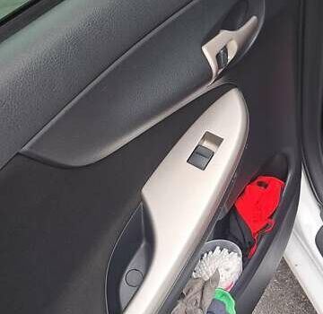 Белый Тойота Королла, объемом двигателя 1.6 л и пробегом 153 тыс. км за 8200 $, фото 7 на Automoto.ua