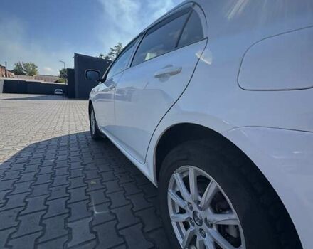 Белый Тойота Королла, объемом двигателя 1.6 л и пробегом 230 тыс. км за 5700 $, фото 6 на Automoto.ua