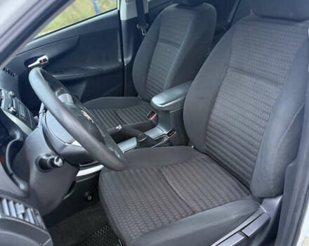 Белый Тойота Королла, объемом двигателя 1.6 л и пробегом 239 тыс. км за 6900 $, фото 12 на Automoto.ua