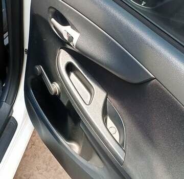 Білий Тойота Королла, об'ємом двигуна 1.3 л та пробігом 213 тис. км за 7250 $, фото 10 на Automoto.ua