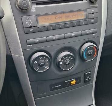 Белый Тойота Королла, объемом двигателя 1.3 л и пробегом 279 тыс. км за 6500 $, фото 4 на Automoto.ua