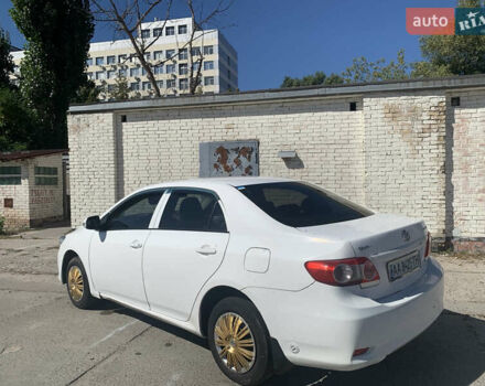 Белый Тойота Королла, объемом двигателя 1.3 л и пробегом 350 тыс. км за 4200 $, фото 6 на Automoto.ua