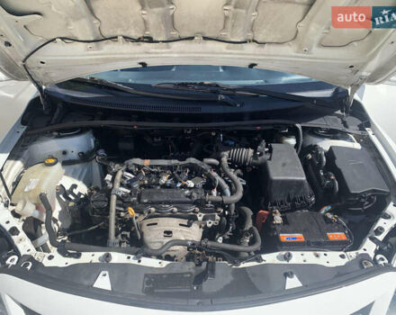 Белый Тойота Королла, объемом двигателя 1.3 л и пробегом 350 тыс. км за 4200 $, фото 1 на Automoto.ua