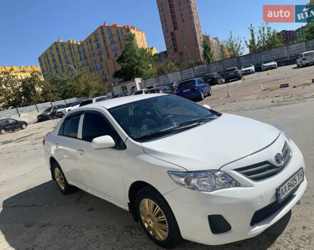 Белый Тойота Королла, объемом двигателя 1.3 л и пробегом 350 тыс. км за 4200 $, фото 2 на Automoto.ua