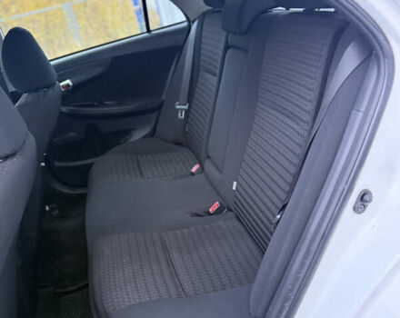 Белый Тойота Королла, объемом двигателя 1.6 л и пробегом 239 тыс. км за 6900 $, фото 17 на Automoto.ua