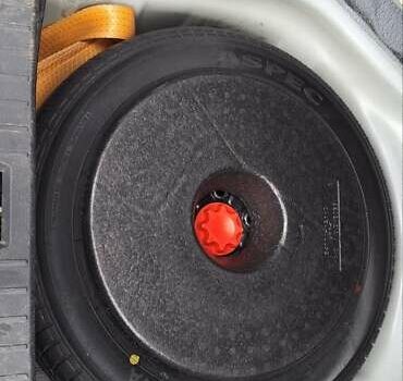 Белый Тойота Королла, объемом двигателя 1.3 л и пробегом 279 тыс. км за 6500 $, фото 11 на Automoto.ua