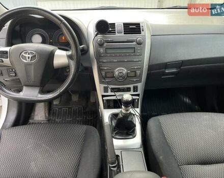 Белый Тойота Королла, объемом двигателя 1.6 л и пробегом 153 тыс. км за 9800 $, фото 13 на Automoto.ua