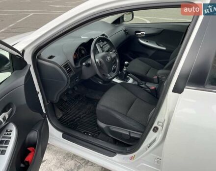 Белый Тойота Королла, объемом двигателя 1.6 л и пробегом 153 тыс. км за 9800 $, фото 11 на Automoto.ua