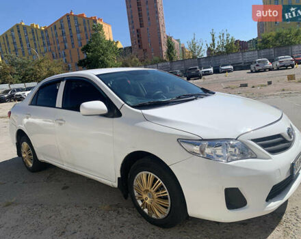 Белый Тойота Королла, объемом двигателя 1.3 л и пробегом 350 тыс. км за 4200 $, фото 4 на Automoto.ua