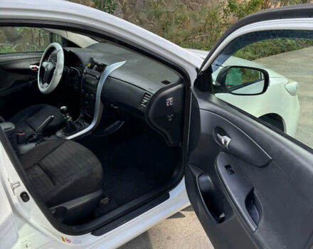 Белый Тойота Королла, объемом двигателя 1.33 л и пробегом 188 тыс. км за 6600 $, фото 10 на Automoto.ua