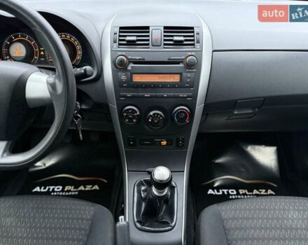 Белый Тойота Королла, объемом двигателя 1.3 л и пробегом 117 тыс. км за 8500 $, фото 35 на Automoto.ua