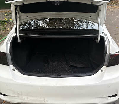 Белый Тойота Королла, объемом двигателя 1.6 л и пробегом 120 тыс. км за 8900 $, фото 7 на Automoto.ua