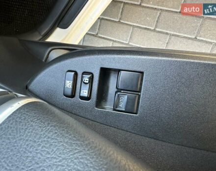 Белый Тойота Королла, объемом двигателя 1.3 л и пробегом 175 тыс. км за 7800 $, фото 15 на Automoto.ua