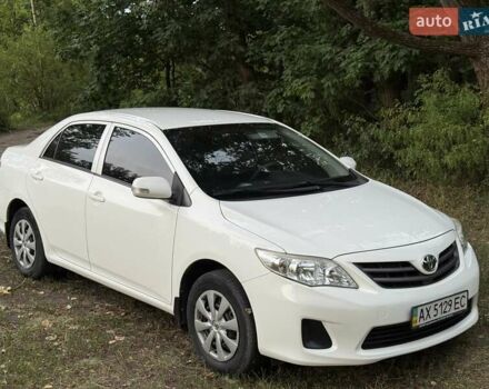 Белый Тойота Королла, объемом двигателя 1.3 л и пробегом 153 тыс. км за 7999 $, фото 3 на Automoto.ua
