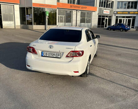 Белый Тойота Королла, объемом двигателя 1.3 л и пробегом 184 тыс. км за 7000 $, фото 4 на Automoto.ua