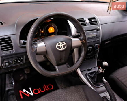 Белый Тойота Королла, объемом двигателя 1.6 л и пробегом 119 тыс. км за 7900 $, фото 26 на Automoto.ua