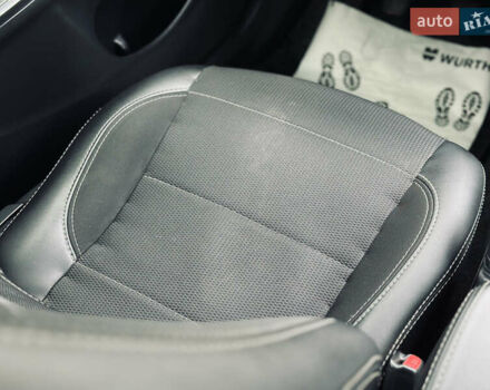 Білий Тойота Королла, об'ємом двигуна 1.33 л та пробігом 243 тис. км за 7399 $, фото 24 на Automoto.ua