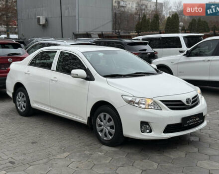 Белый Тойота Королла, объемом двигателя 1.3 л и пробегом 117 тыс. км за 8500 $, фото 3 на Automoto.ua