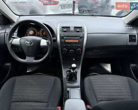 Белый Тойота Королла, объемом двигателя 1.3 л и пробегом 117 тыс. км за 8500 $, фото 32 на Automoto.ua