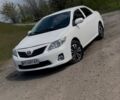 Белый Тойота Королла, объемом двигателя 1.3 л и пробегом 200 тыс. км за 6000 $, фото 1 на Automoto.ua