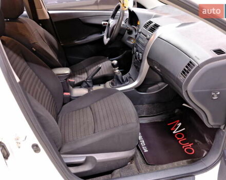 Белый Тойота Королла, объемом двигателя 1.6 л и пробегом 119 тыс. км за 7900 $, фото 37 на Automoto.ua