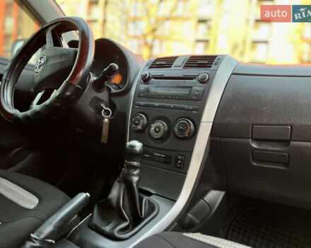 Білий Тойота Королла, об'ємом двигуна 1.33 л та пробігом 302 тис. км за 3999 $, фото 27 на Automoto.ua