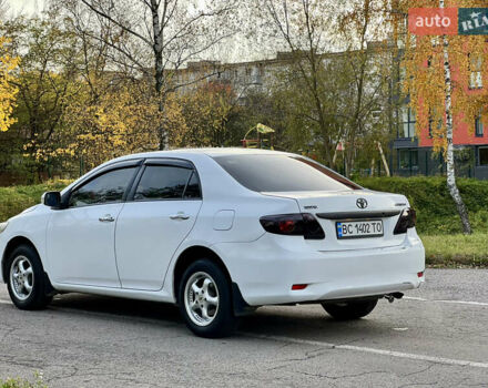 Білий Тойота Королла, об'ємом двигуна 1.33 л та пробігом 302 тис. км за 3999 $, фото 5 на Automoto.ua