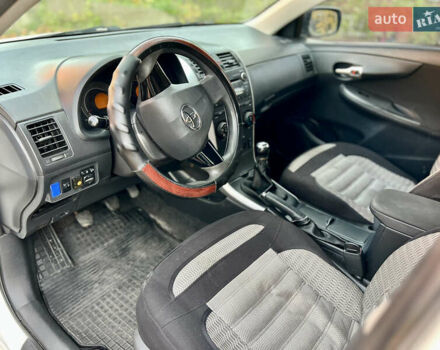 Білий Тойота Королла, об'ємом двигуна 1.33 л та пробігом 302 тис. км за 3999 $, фото 23 на Automoto.ua