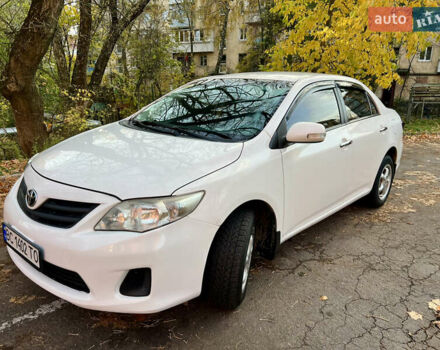 Білий Тойота Королла, об'ємом двигуна 1.33 л та пробігом 302 тис. км за 3999 $, фото 15 на Automoto.ua