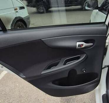 Белый Тойота Королла, объемом двигателя 1.3 л и пробегом 280 тыс. км за 7300 $, фото 10 на Automoto.ua